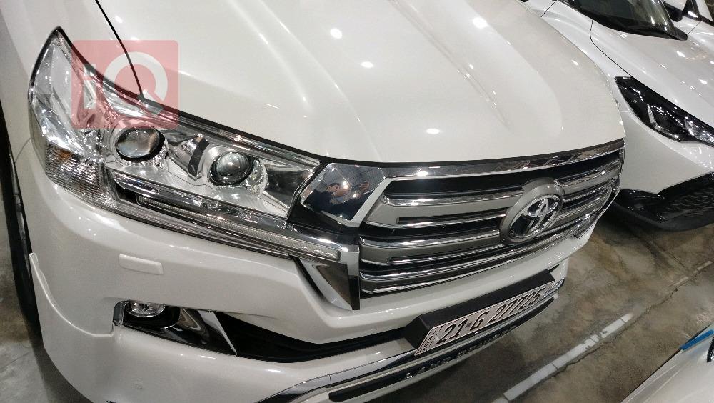 تويوتا لاندكروزر